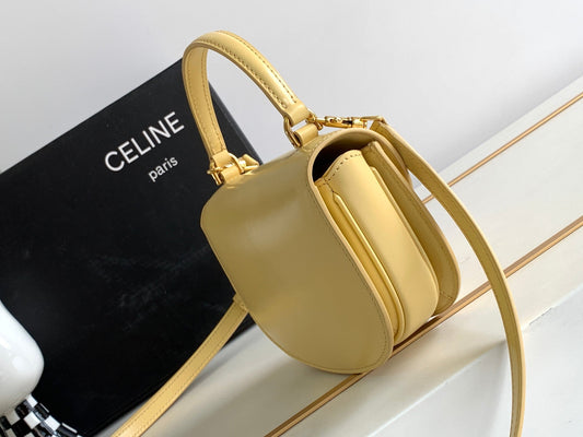 Celine TEEN CHAIN BESACE TRIOMPHE 15.5CM YELLOW CALFSKIN