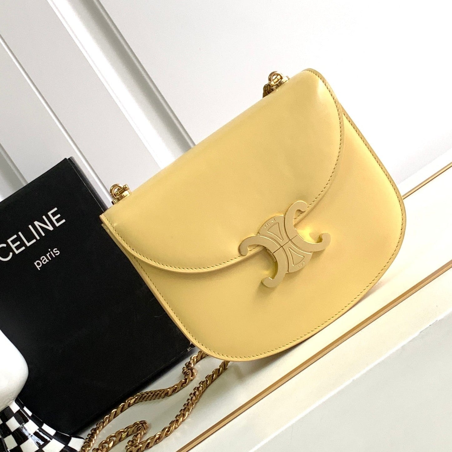 Celine teen besace triomphe 18.5 lime calfskin