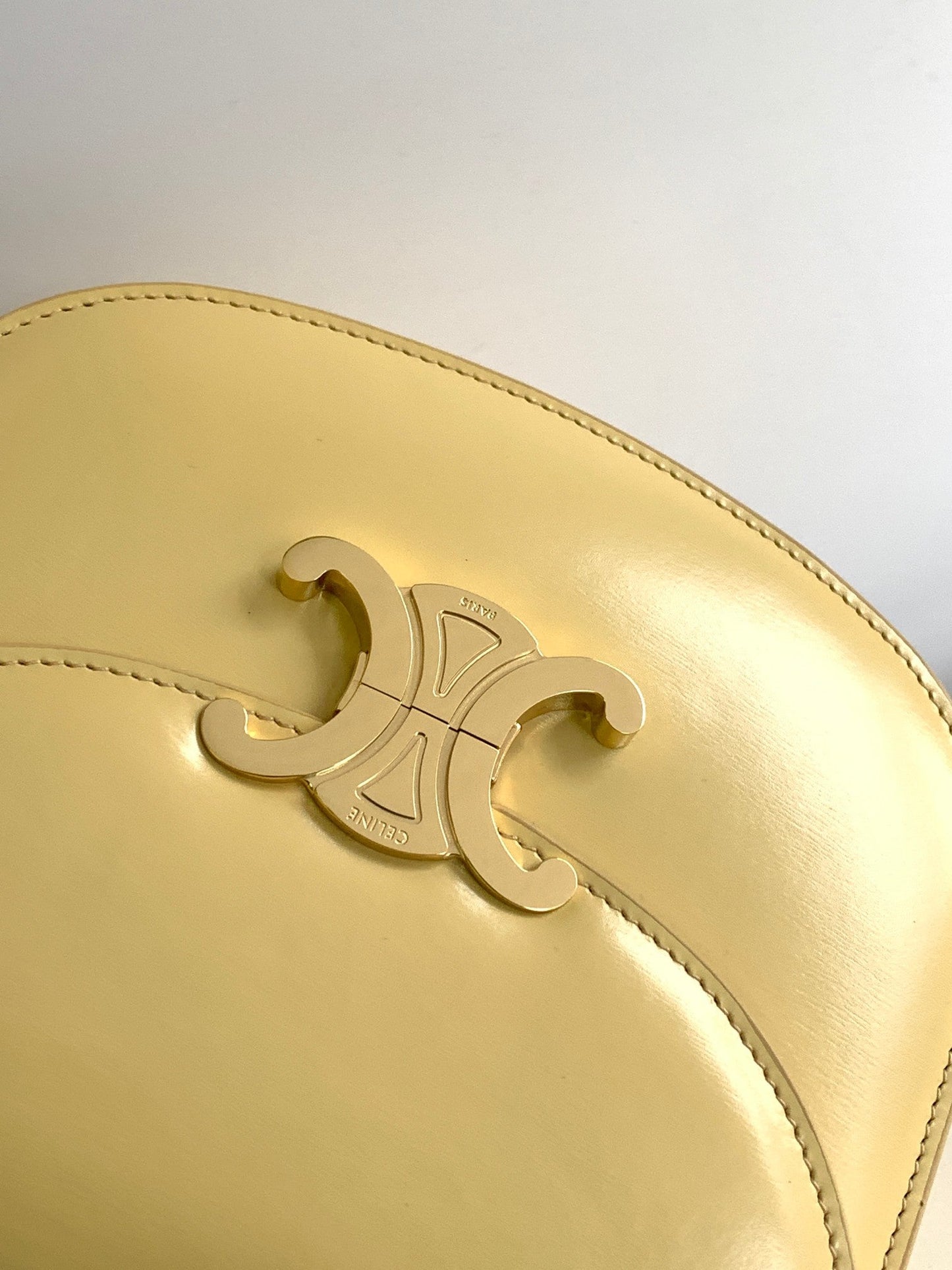 Celine teen besace triomphe 18.5 lime calfskin