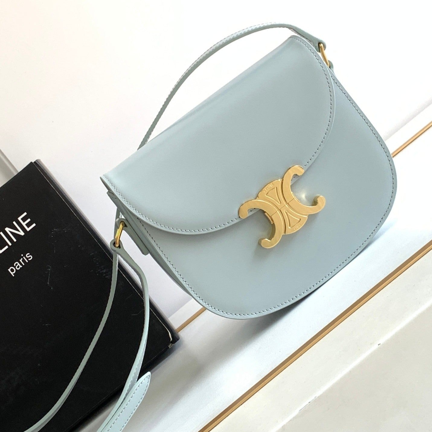 Celine teen besace triomphe 18.5 cloud blue calfskin