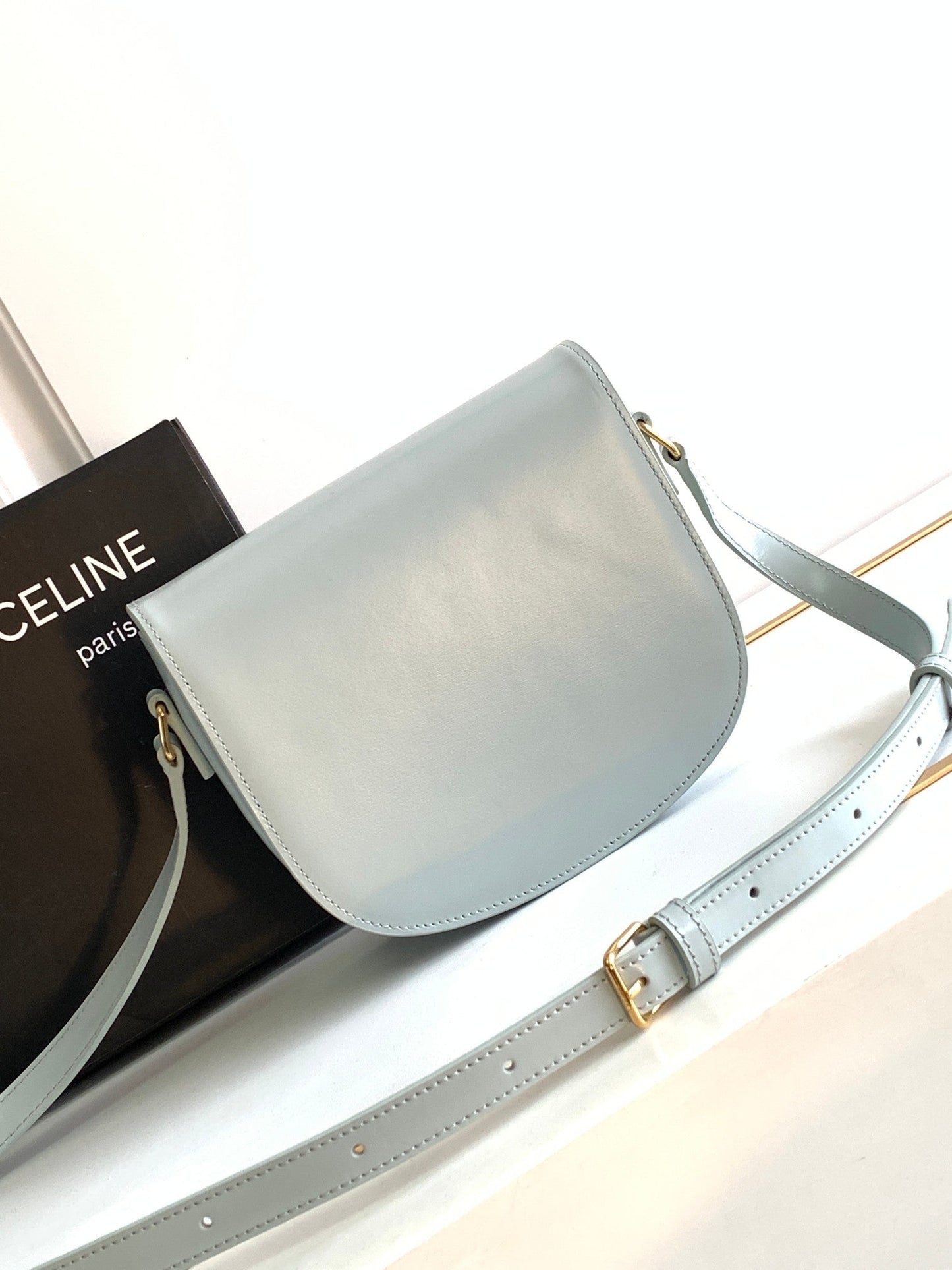 Celine teen besace triomphe 18.5 cloud blue calfskin