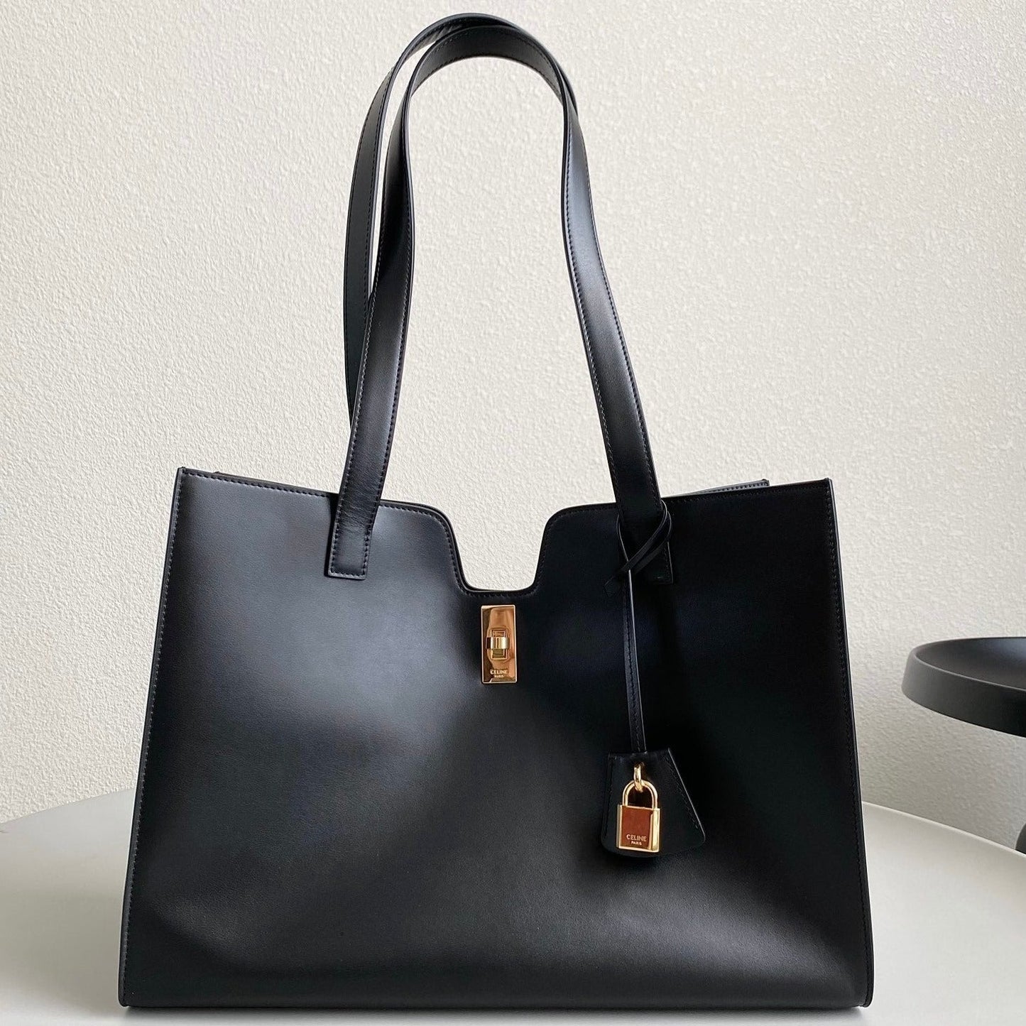 Celine CABAS TRIOMPHE 37 BLACK IN SMOOTH CALFSKIN