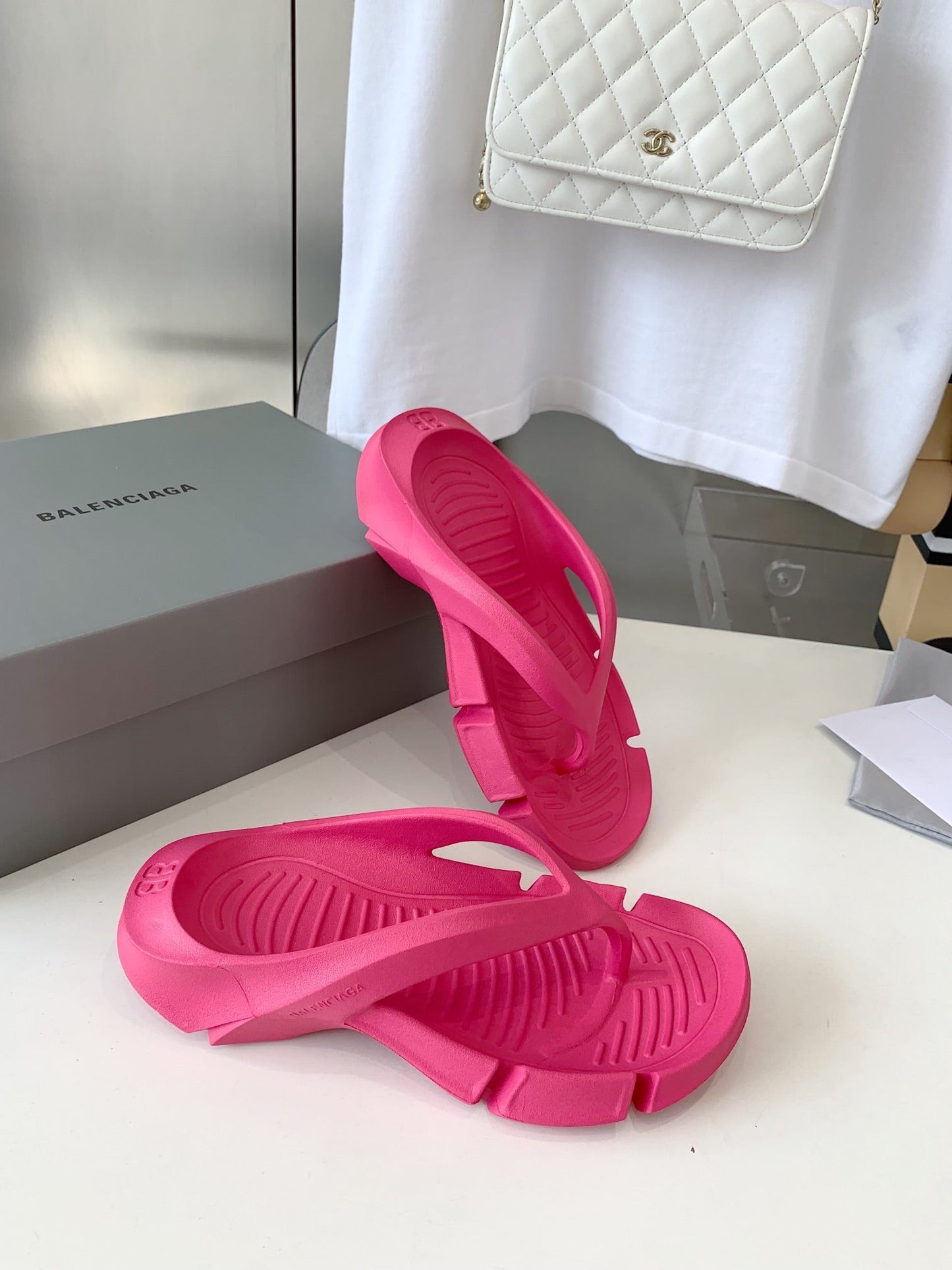 Balanciaga THONG SANDALS IN CABARET PINK RUBBER