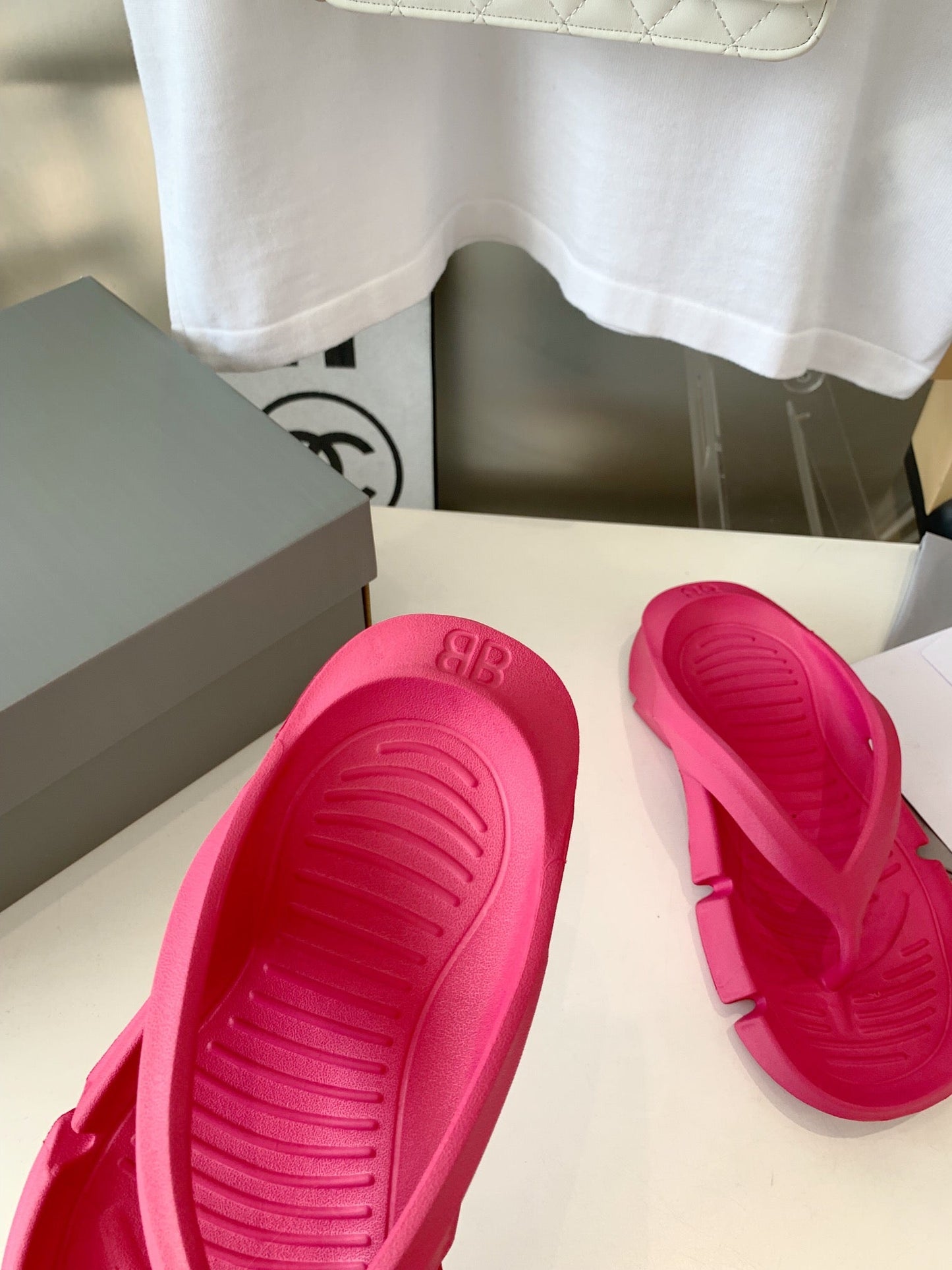Balanciaga THONG SANDALS IN CABARET PINK RUBBER