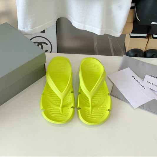 Balanciaga THONG SANDALS IN VOLT GREEN RUBBER