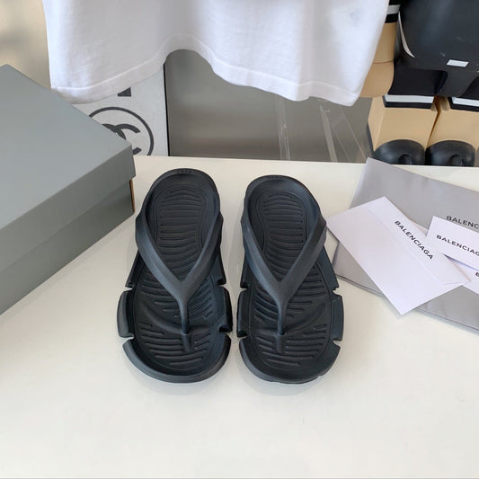 Balanciaga THONG SANDALS IN BLACK RUBBER