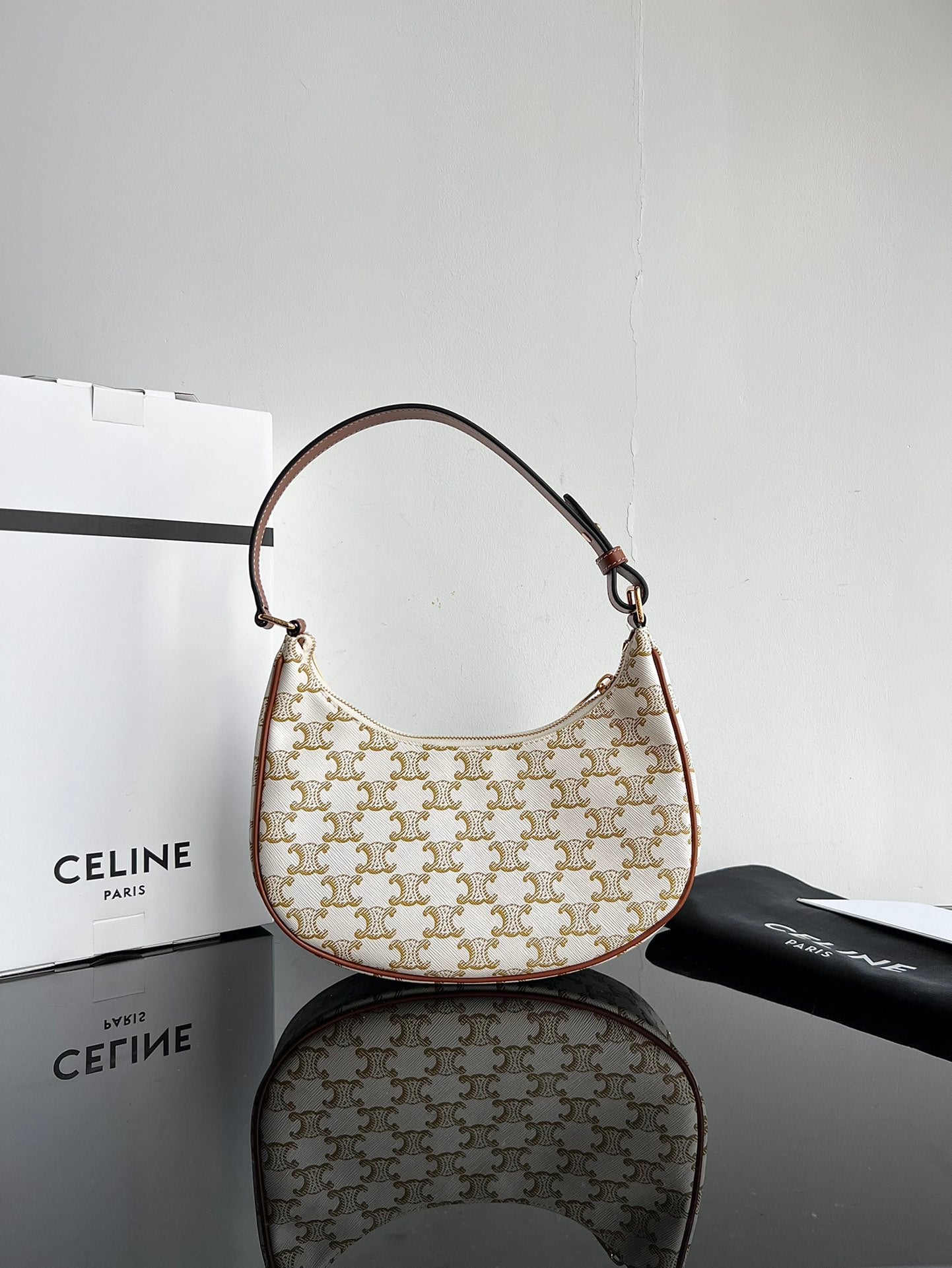 Celine TRIPHOME 23 COWHIDE WHITE CARO