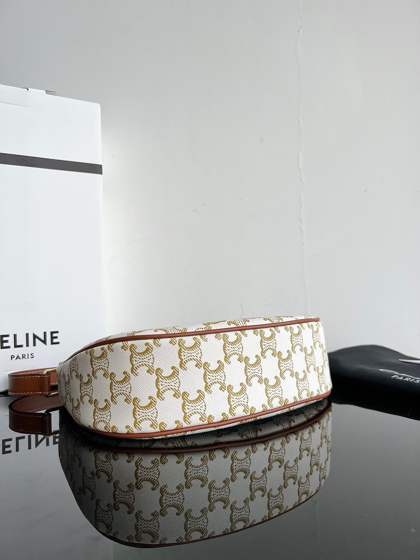 Celine TRIPHOME 23 COWHIDE WHITE CARO