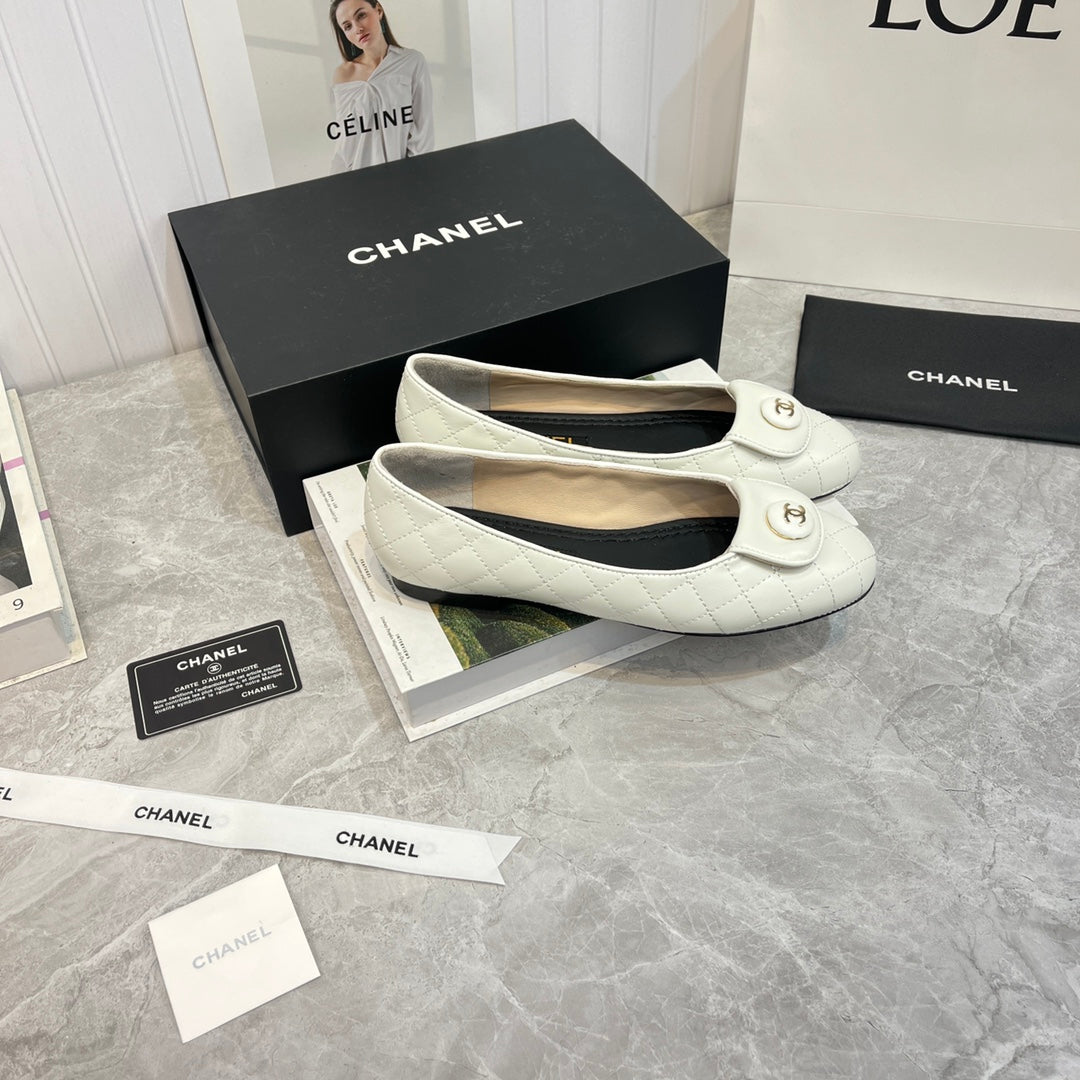 CHANEL ballet flat white black quilted calfskin