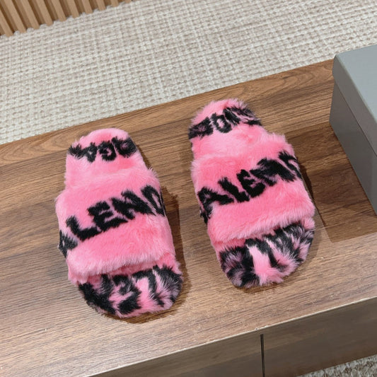 Balanciaga LAMB WOOL SLIPPER PINK AND BLACK