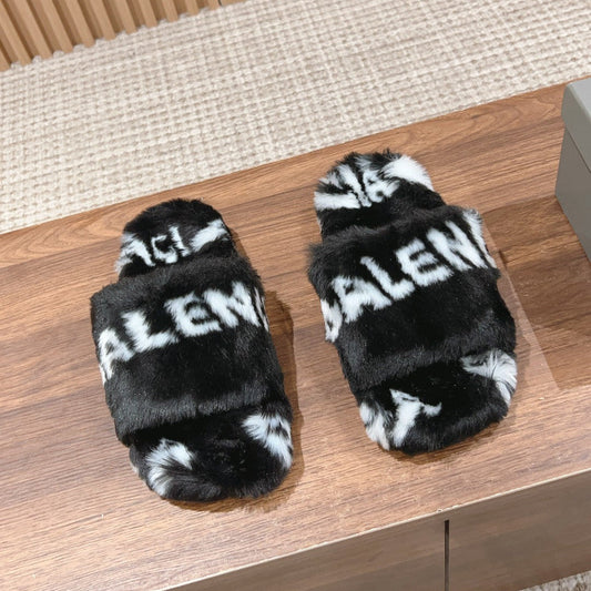 Balanciaga LAMB WOOL SLIPPER BLACK AND WHITE