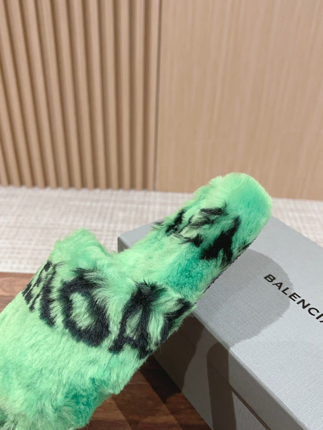 Balanciaga LAMB WOOL SLIPPER GREEN AND BLACK