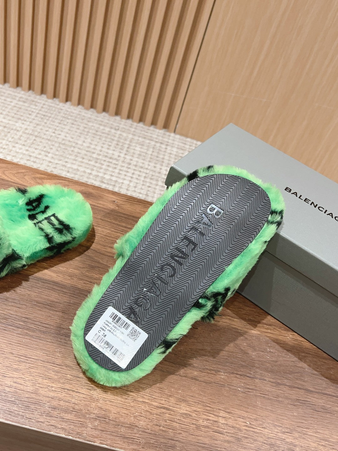 Balanciaga LAMB WOOL SLIPPER GREEN AND BLACK