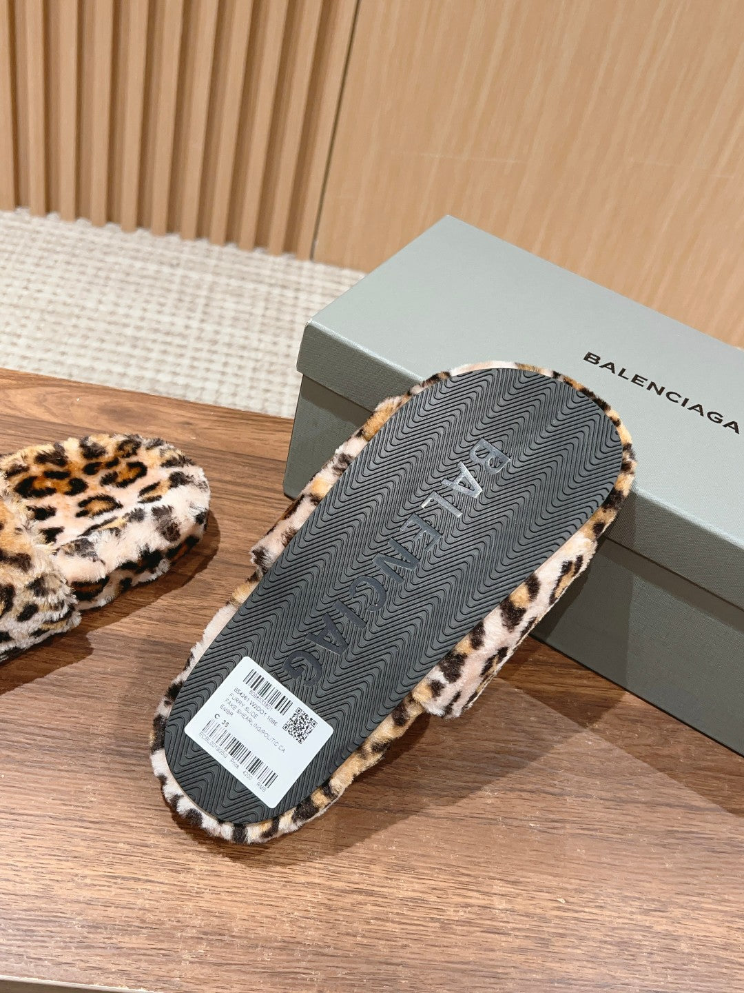 Balanciaga FURRY SLIDES IN LEOPARD PRINT RABBIT FUR