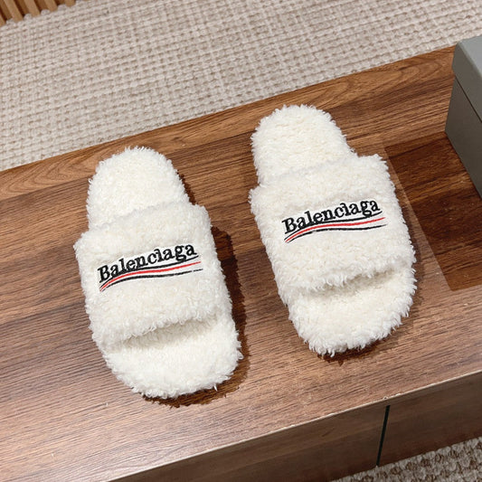 Balanciaga FURRY SLIDES IN WHITE CURLY SHEARLING