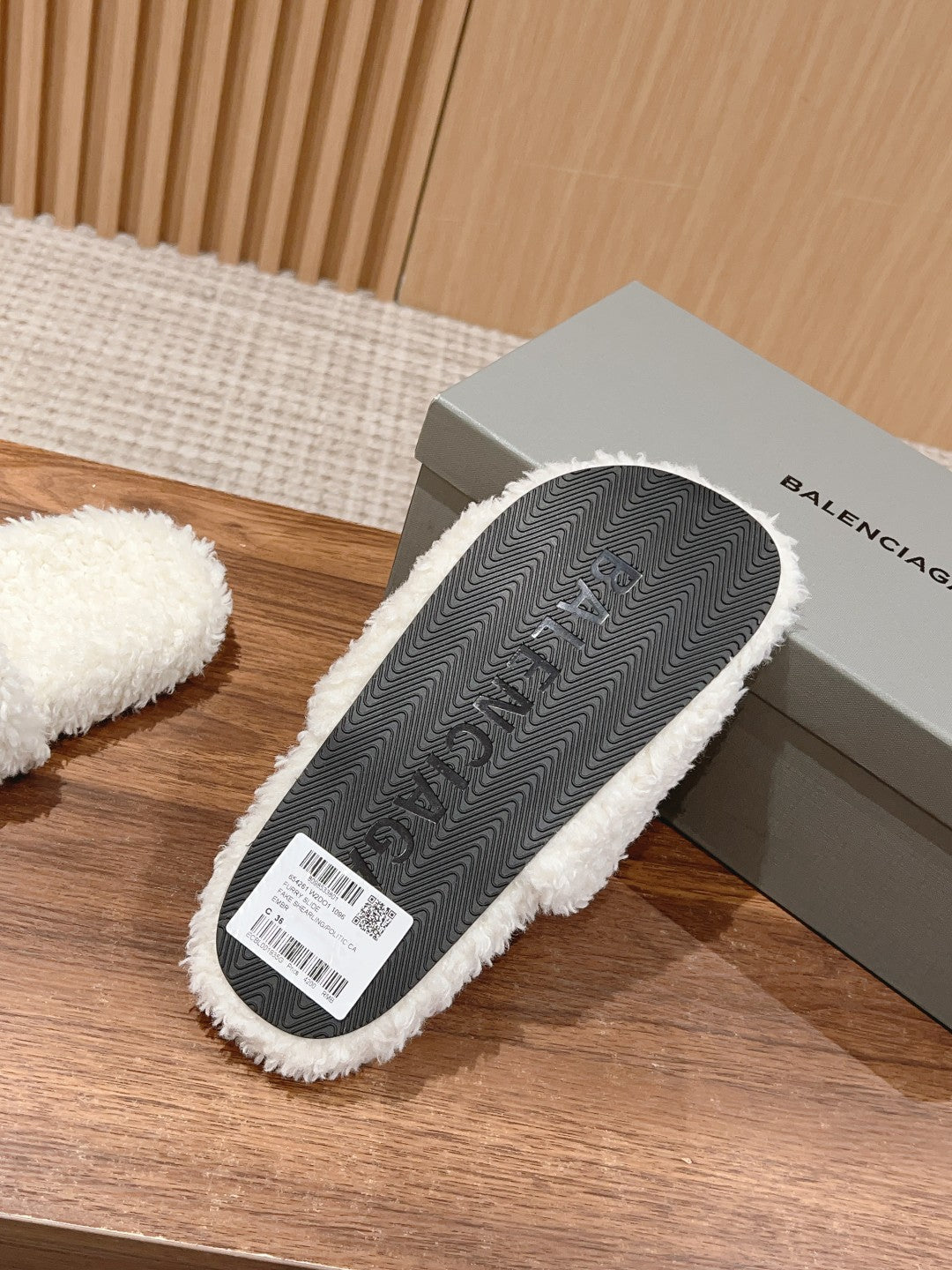 Balanciaga FURRY SLIDES IN WHITE CURLY SHEARLING