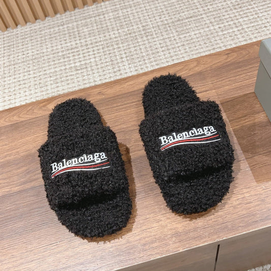 Balanciaga FURRY SLIDES IN BLACK CURLY SHEARLING