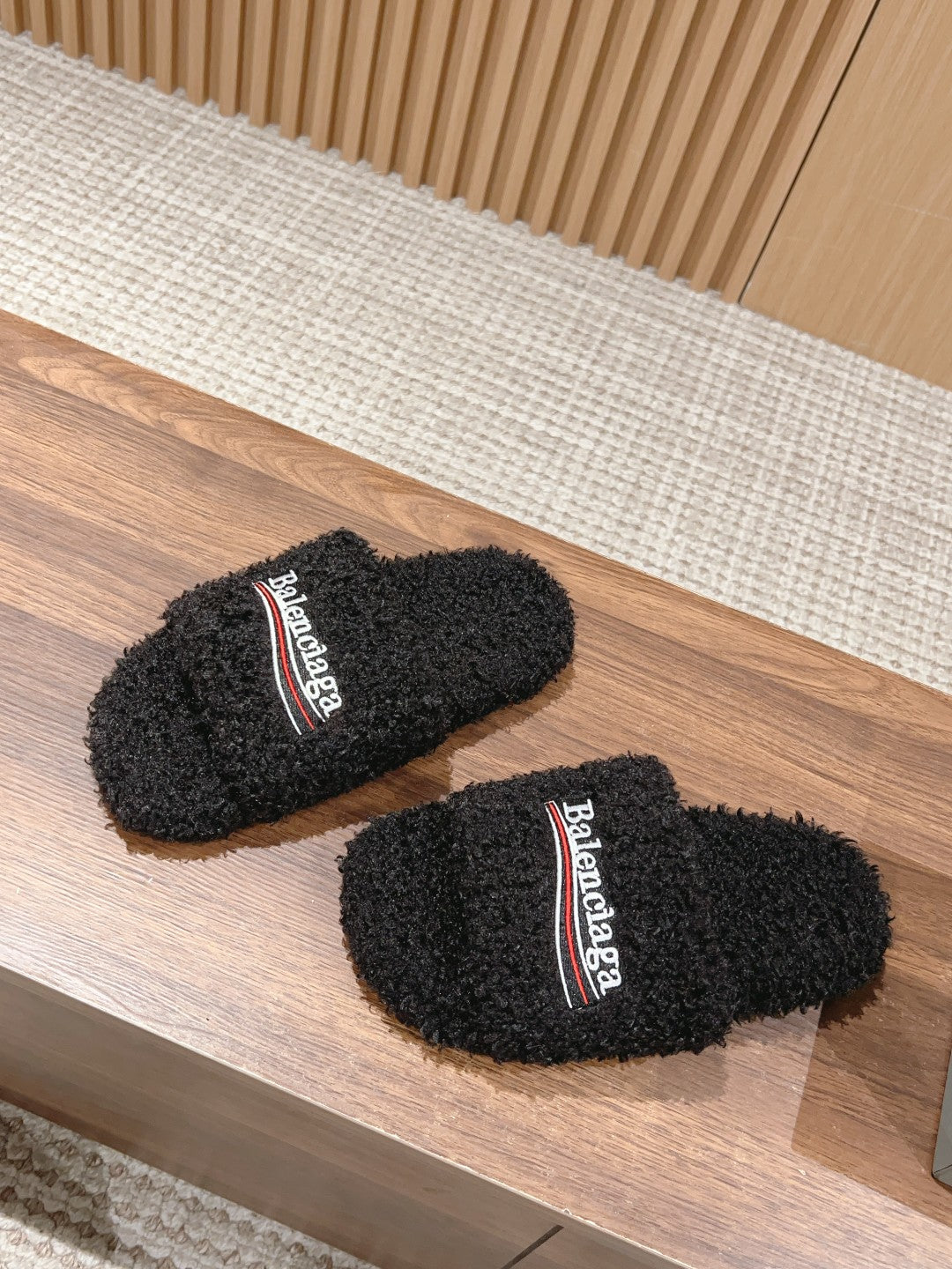 Balanciaga FURRY SLIDES IN BLACK CURLY SHEARLING