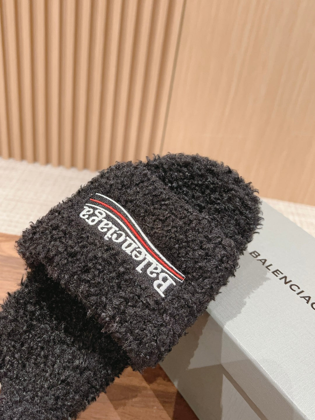 Balanciaga FURRY SLIDES IN BLACK CURLY SHEARLING