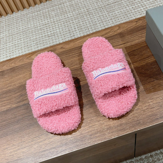 Balanciaga FURRY SLIDES IN PINK CURLY SHEARLING
