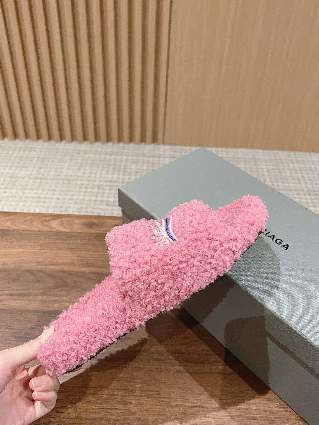 Balanciaga FURRY SLIDES IN PINK CURLY SHEARLING