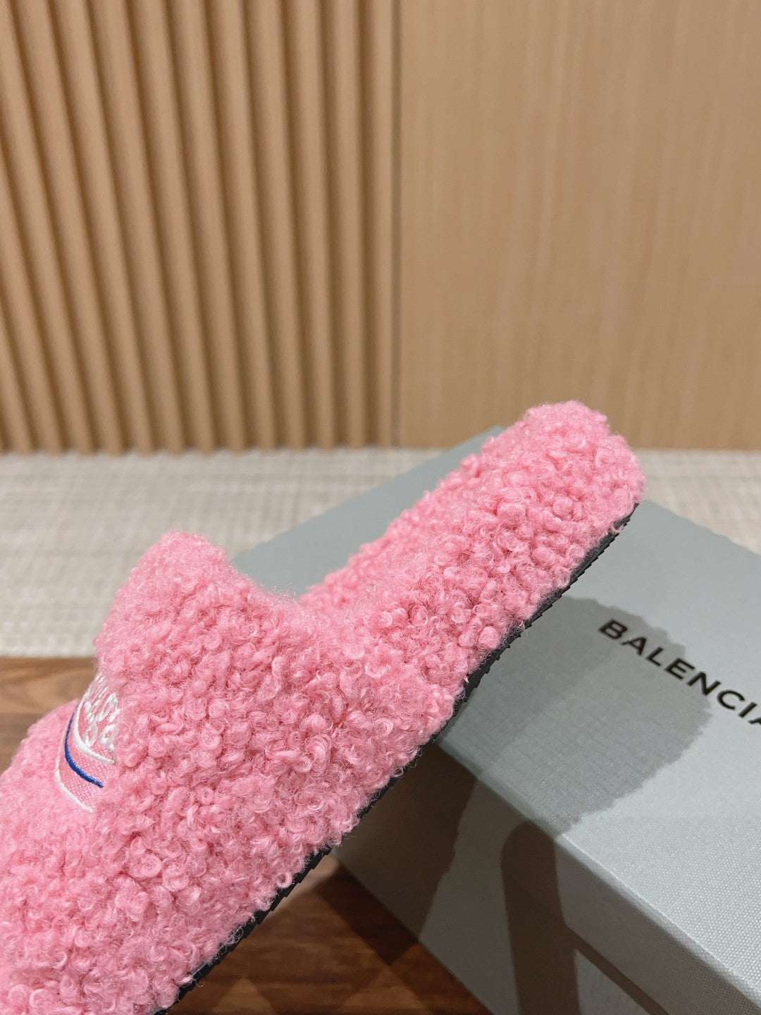 Balanciaga FURRY SLIDES IN PINK CURLY SHEARLING