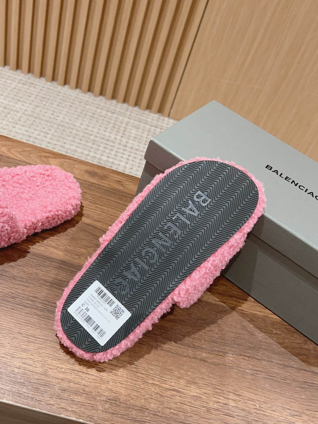 Balanciaga FURRY SLIDES IN PINK CURLY SHEARLING