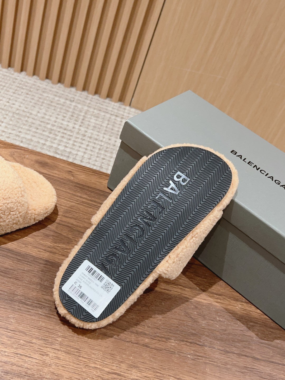 Balanciaga FURRY SLIDES IN BEIGE CURLY SHEARLING