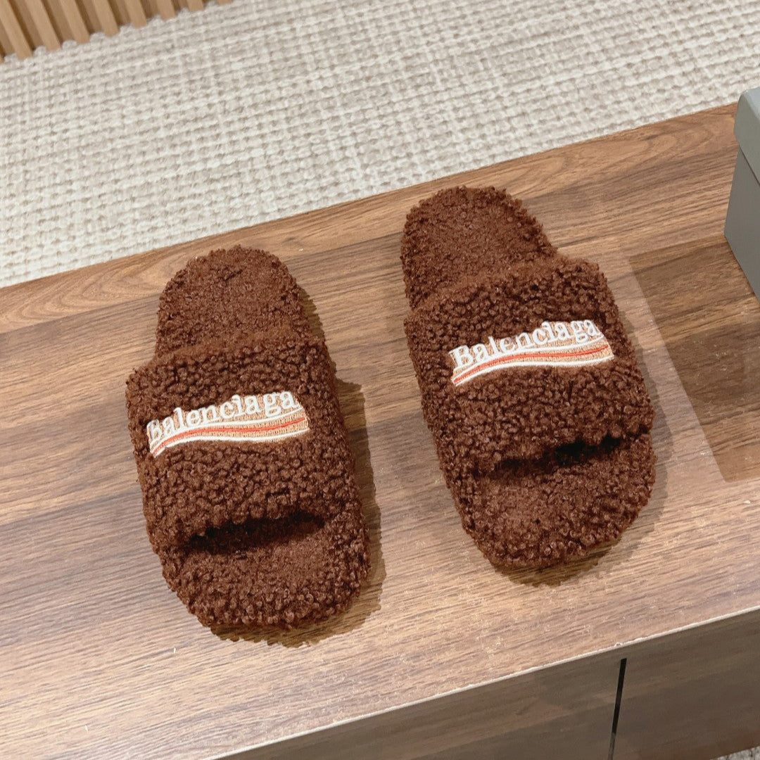 Balanciaga FURRY SLIDES IN BROWN CURLY SHEARLING