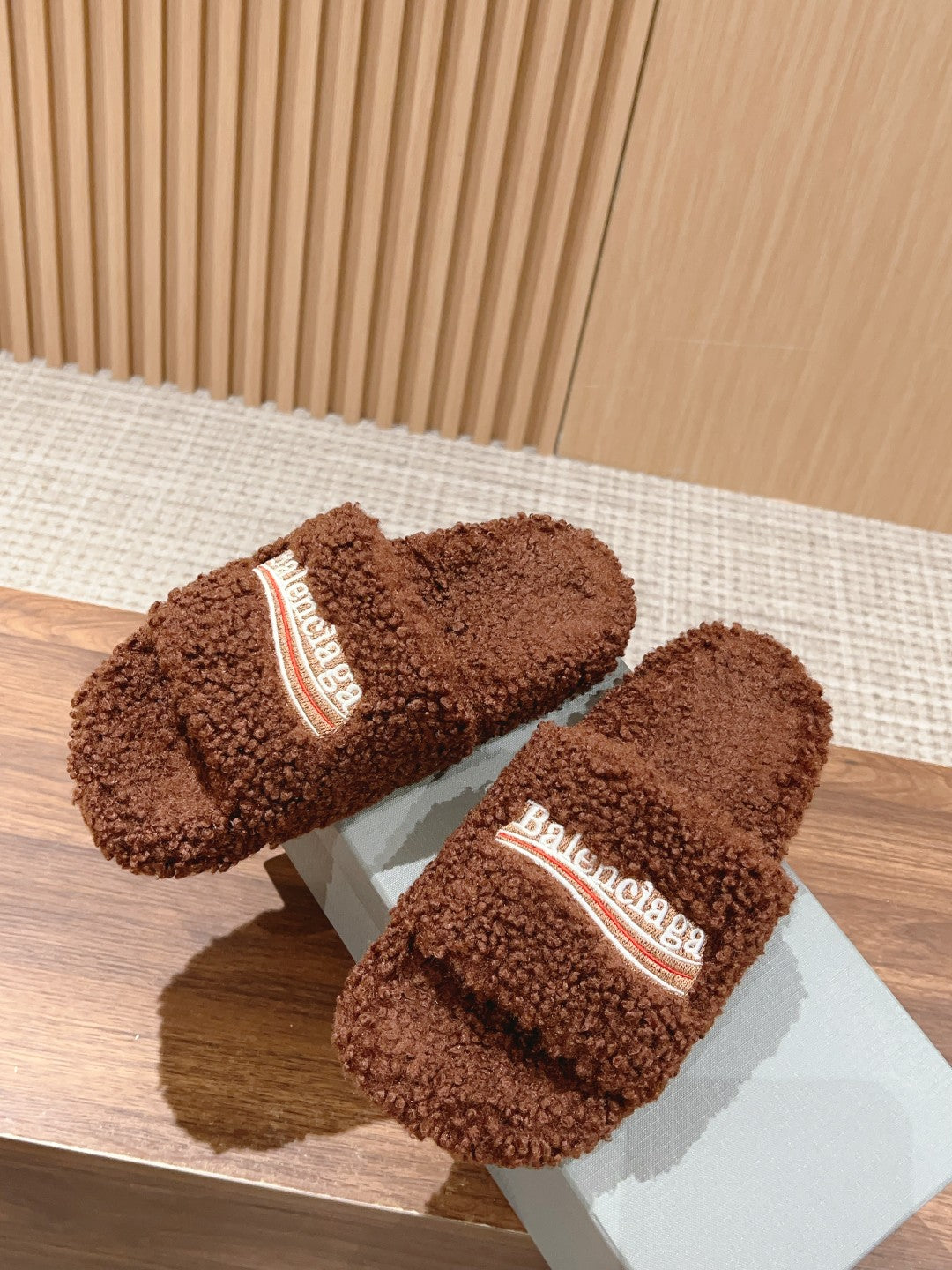 Balanciaga FURRY SLIDES IN BROWN CURLY SHEARLING