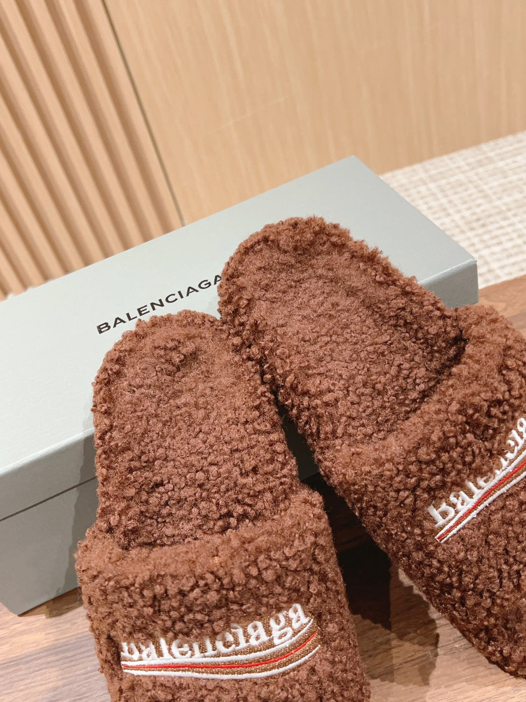 Balanciaga FURRY SLIDES IN BROWN CURLY SHEARLING
