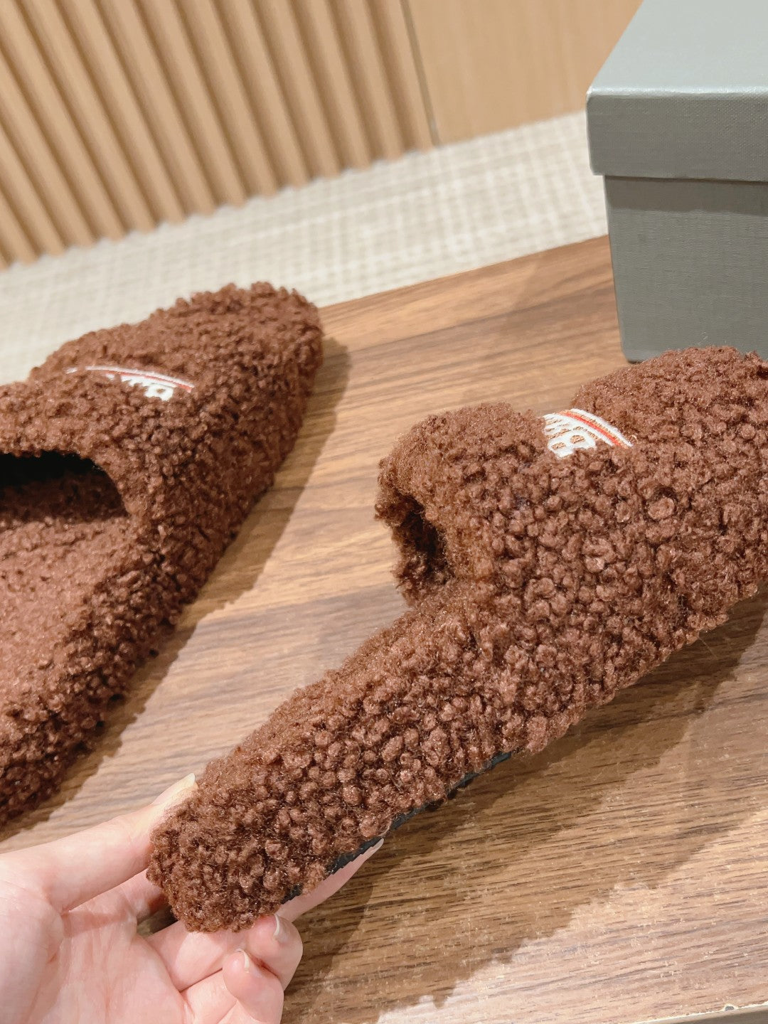 Balanciaga FURRY SLIDES IN BROWN CURLY SHEARLING