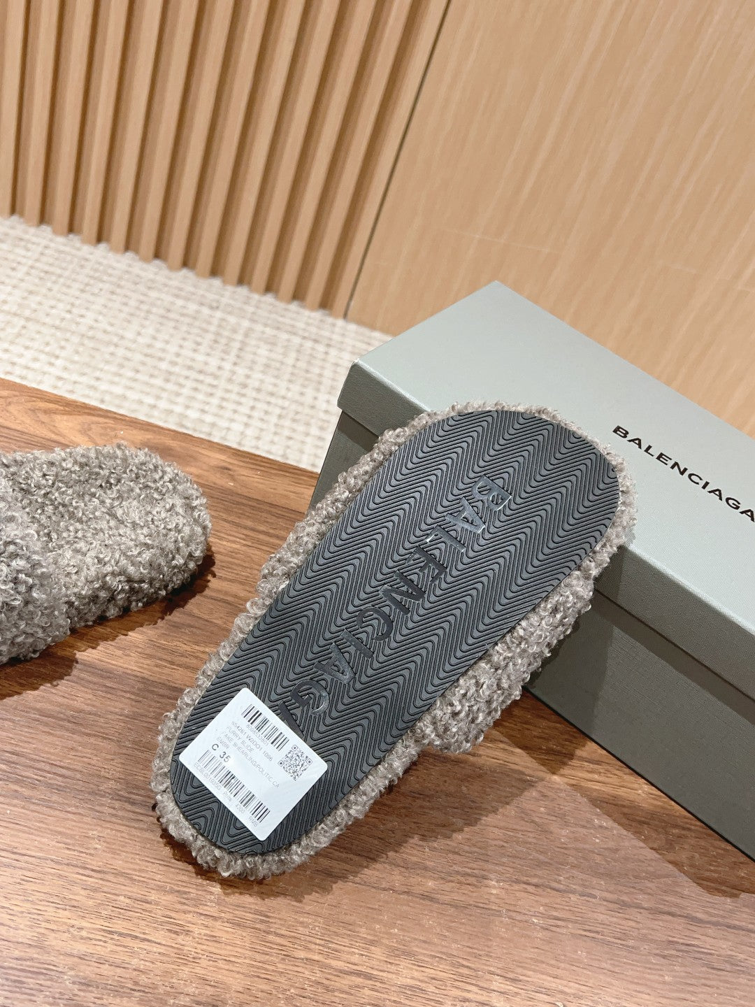 Balanciaga FURRY SLIDES IN GRAY CURLY SHEARLING