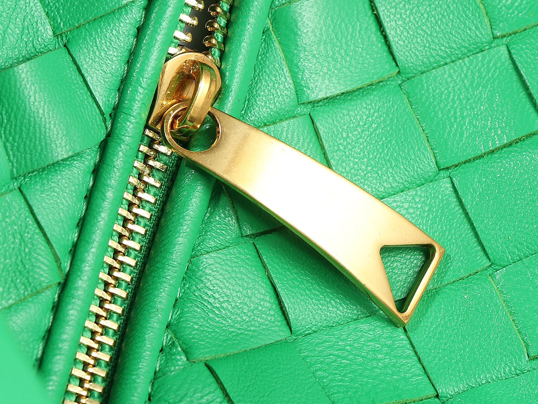 Bottega Veneta bv teen jodie 36cm green lambskin