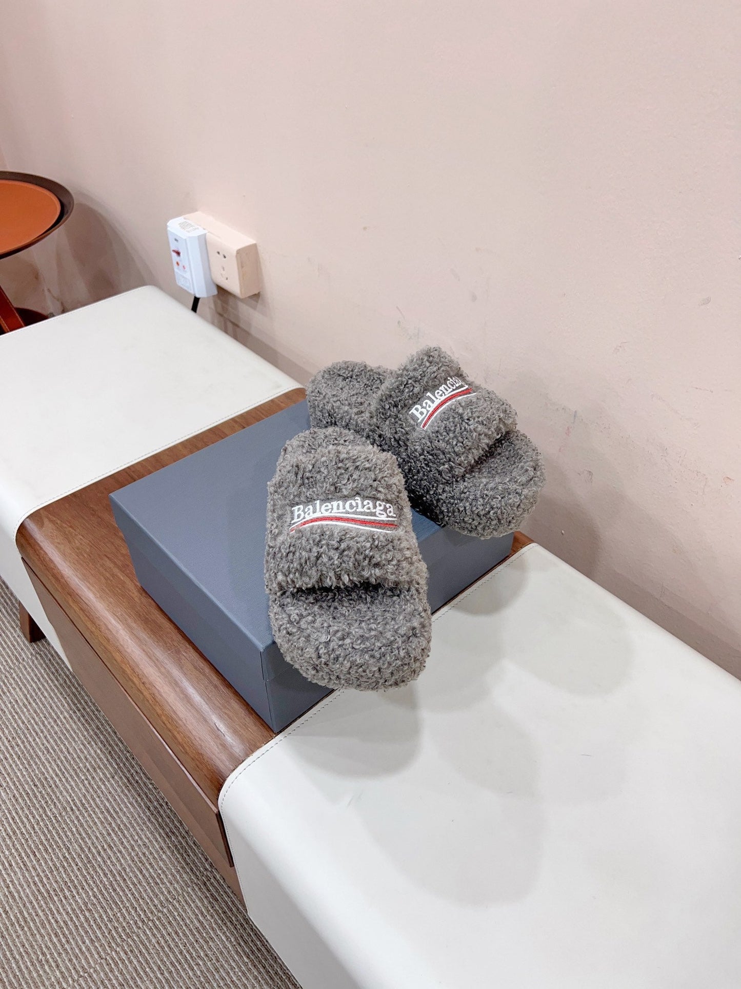 Balanciaga THICK-SOLED SLIPPERS IN GRAY WOOL
