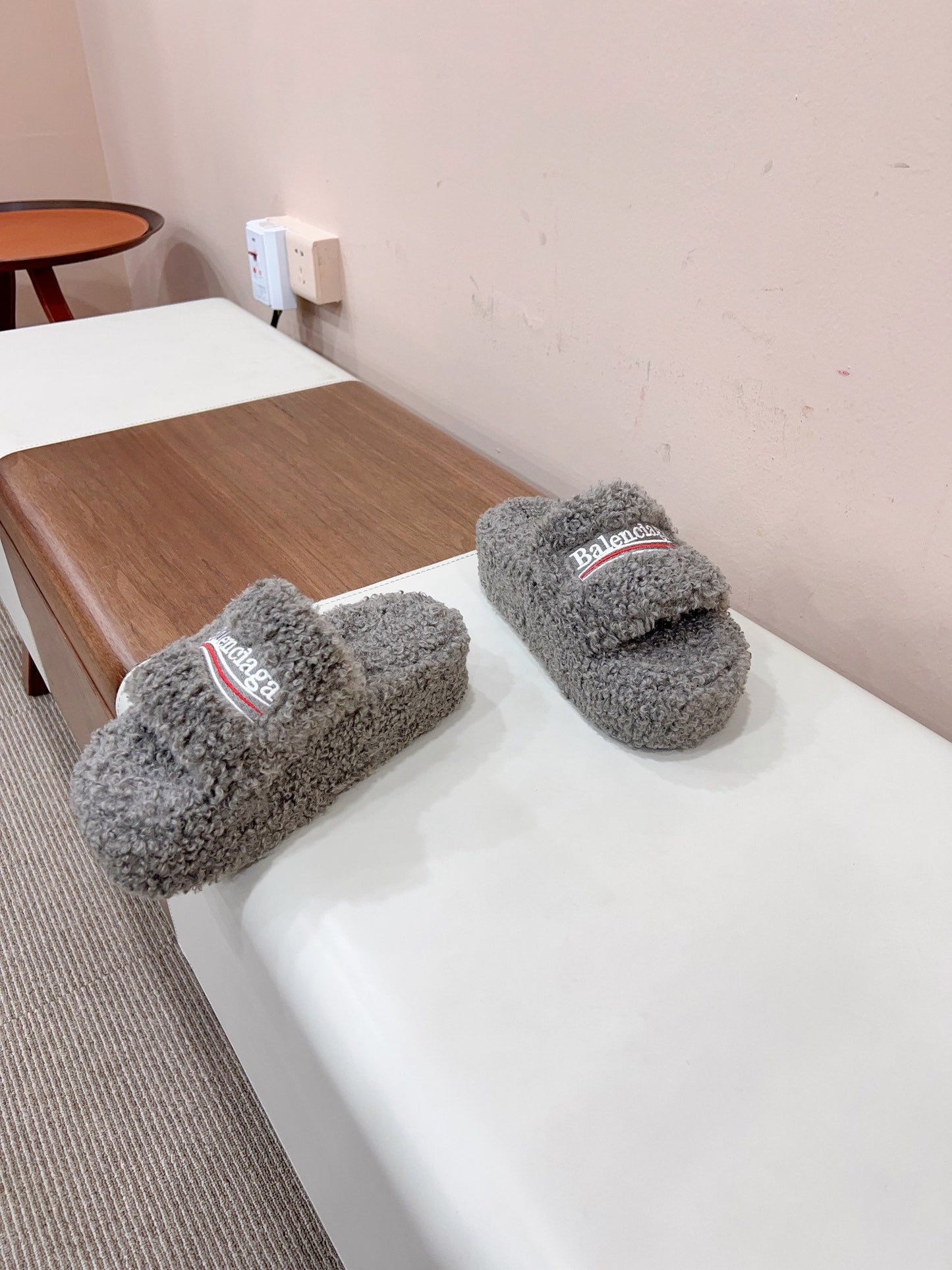 Balanciaga THICK-SOLED SLIPPERS IN GRAY WOOL