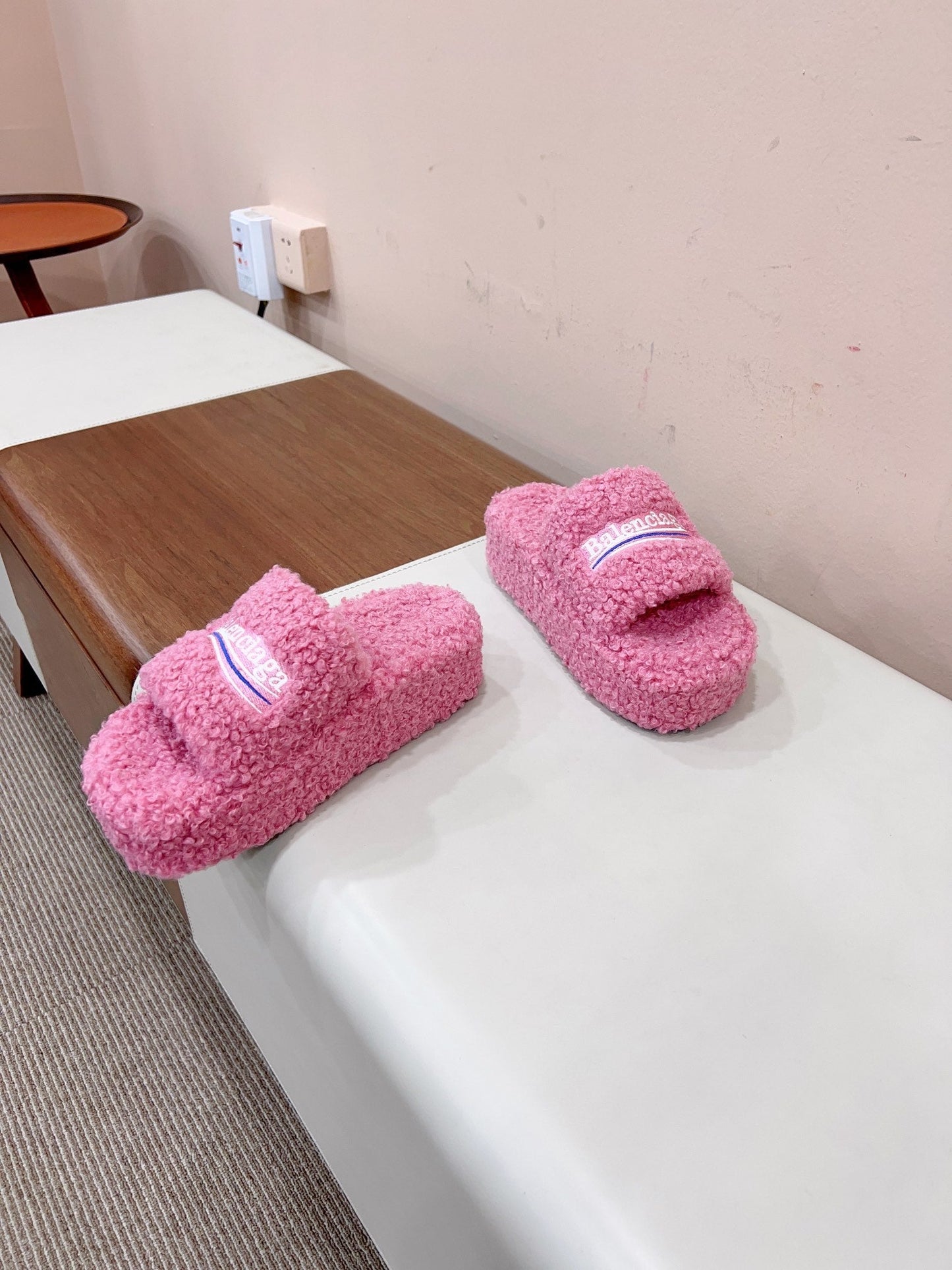 Balanciaga THICK-SOLED SLIPPERS IN PINK WOOL