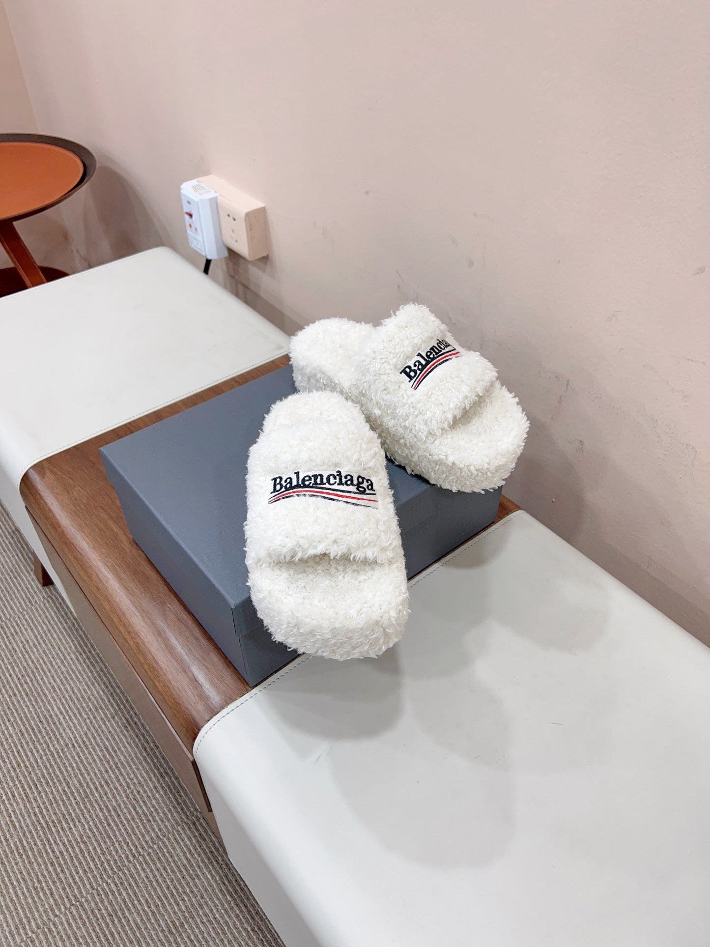 Balanciaga THICK-SOLED SLIPPERS IN WHITE WOOL