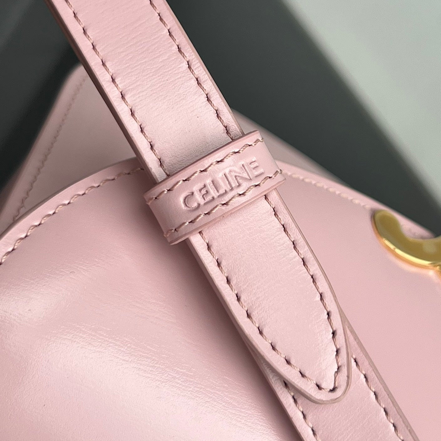 Celine TRIOMPHE SHINY CALFSKIN HANDBAG 18 PINK PASTEL