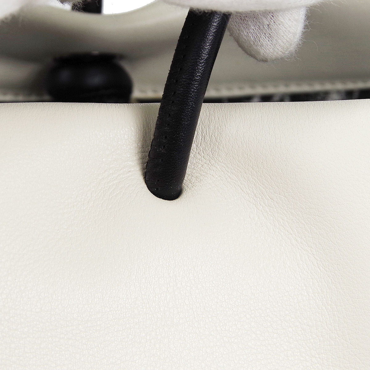 Chanel * 2008-2009 Essential Tote Bag 40 White Calfskin