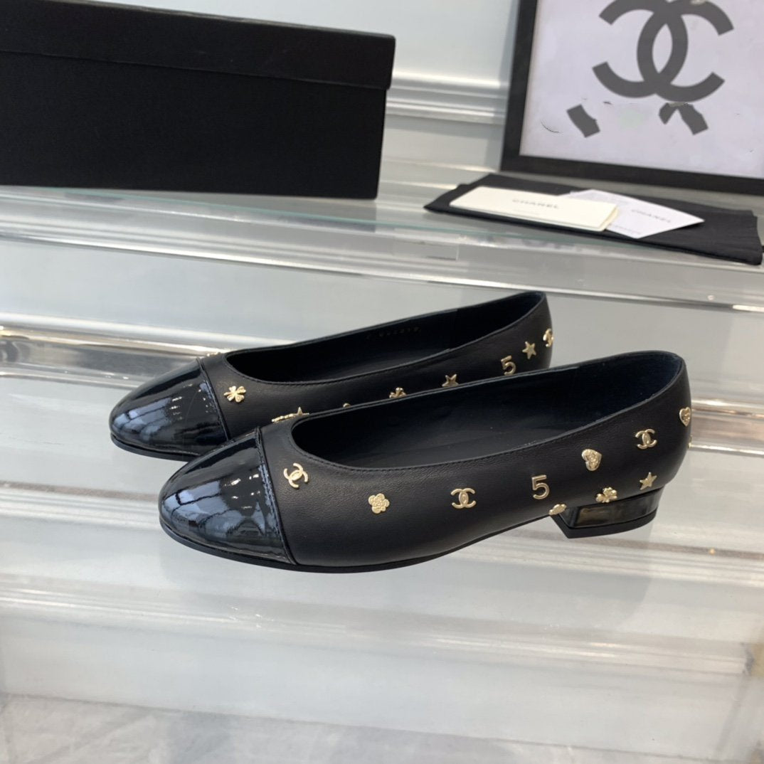 CHANEL ballet flat all black lamskin with multi logo