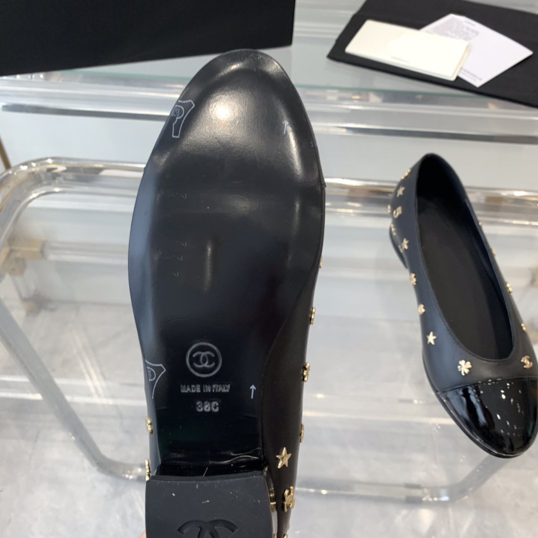 CHANEL ballet flat all black lamskin with multi logo