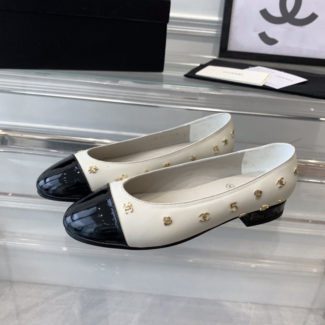 CHANEL ballet flat white black lamskin with multi logo
