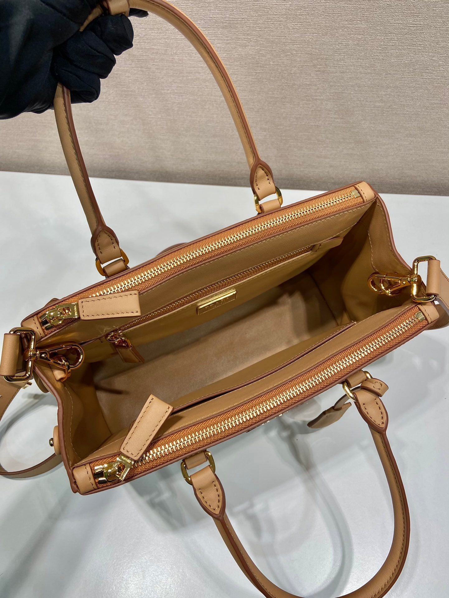 PRADA MEDIUM GALLERIA BAG 28 IN CIDER BROWN SMOOTH CALFSKIN GOLD HARDWARE