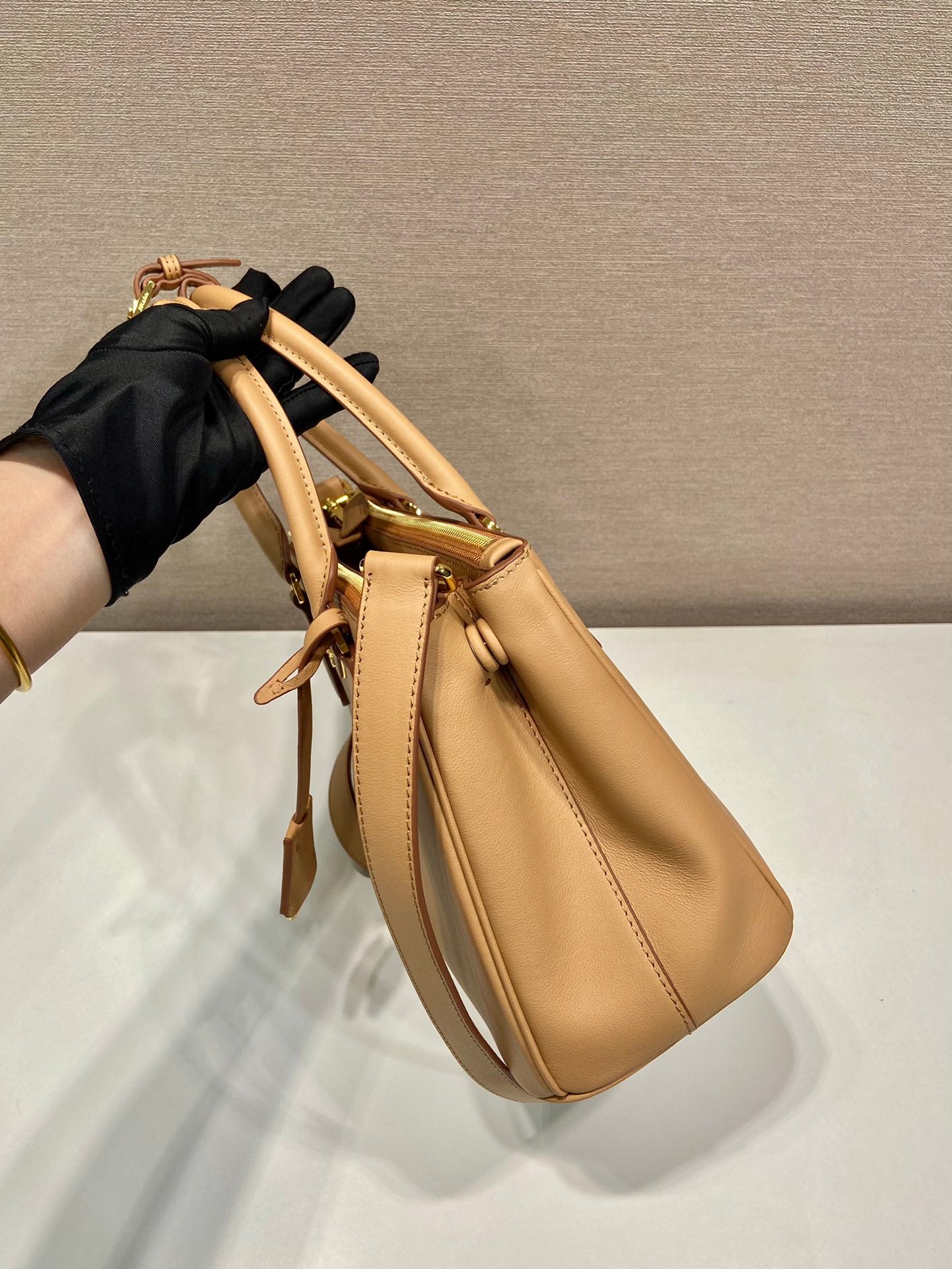 PRADA MEDIUM GALLERIA BAG 28 IN CIDER BROWN SMOOTH CALFSKIN GOLD HARDWARE