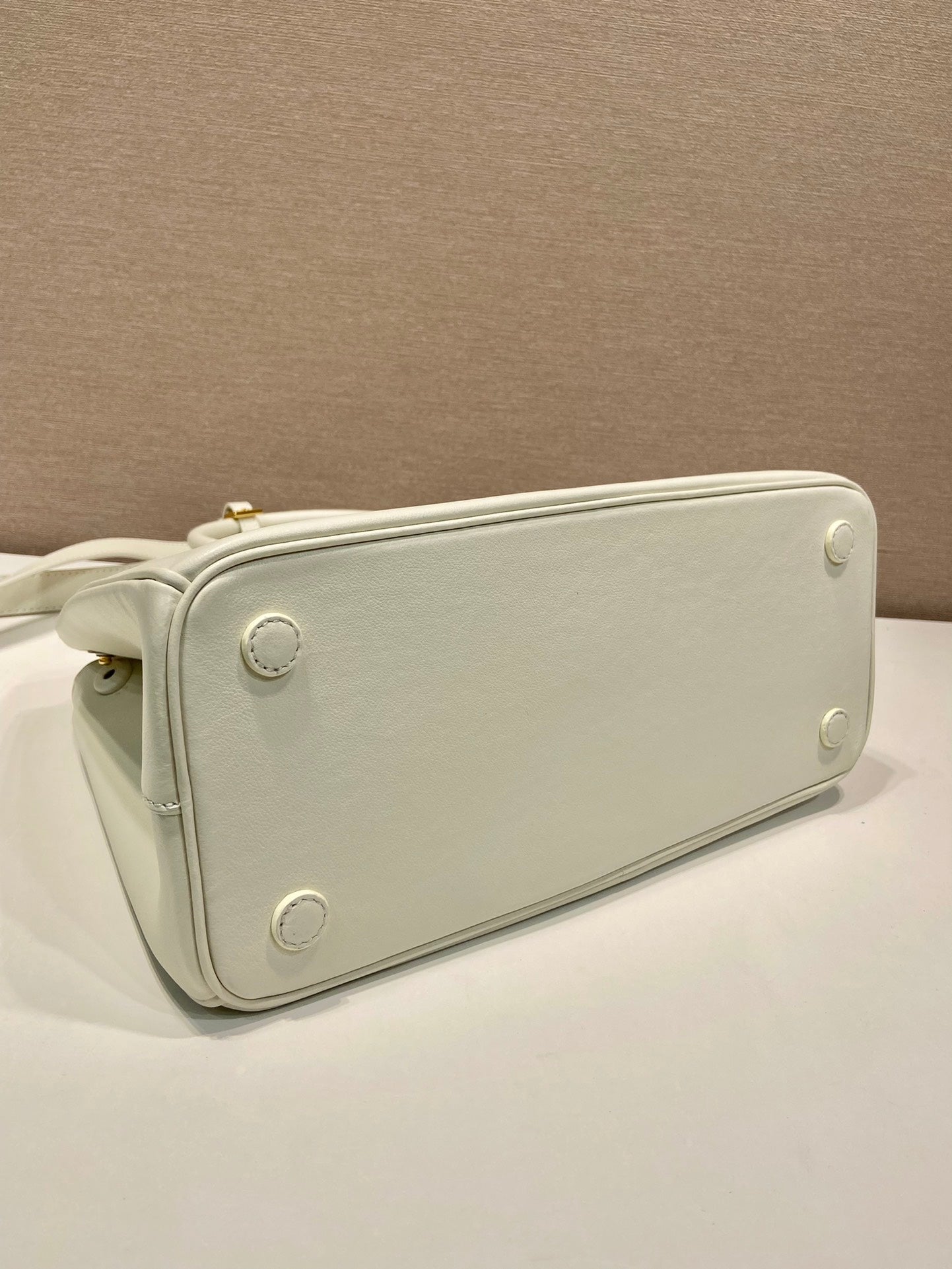 PRADA LARGE GALLERIA BAG 32 IN WHITE SMOOTH CALFSKIN GOLD HARDWARE