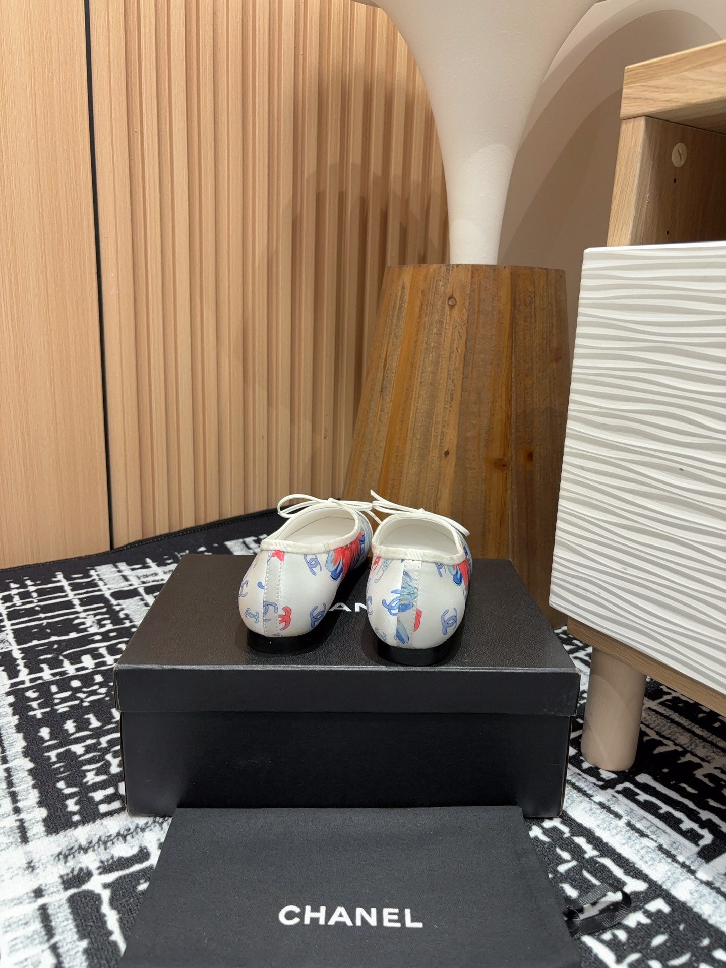 CHANEL Ballet Flats White Silk Flowers And Lambskin