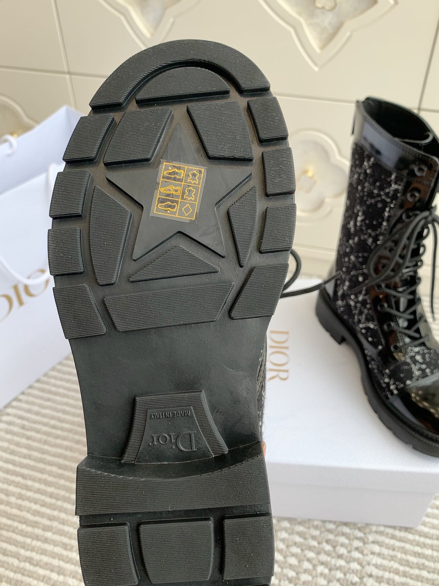 DIOR D-Unit Ankle Boot In Black Tweed Fabric And Glossy Cowhide 105086