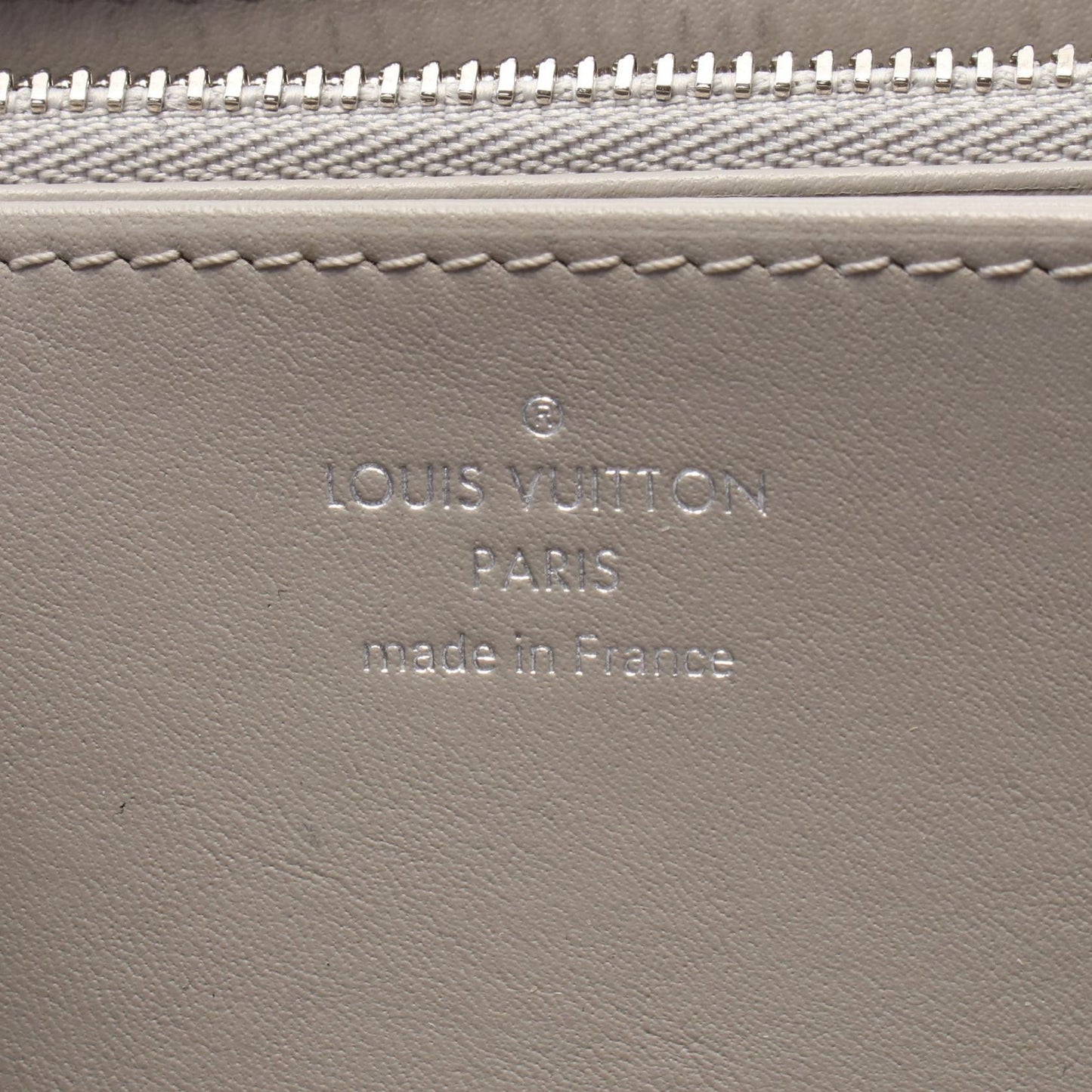 Louis Vuitton Zippy Wallet Mahina Wallet