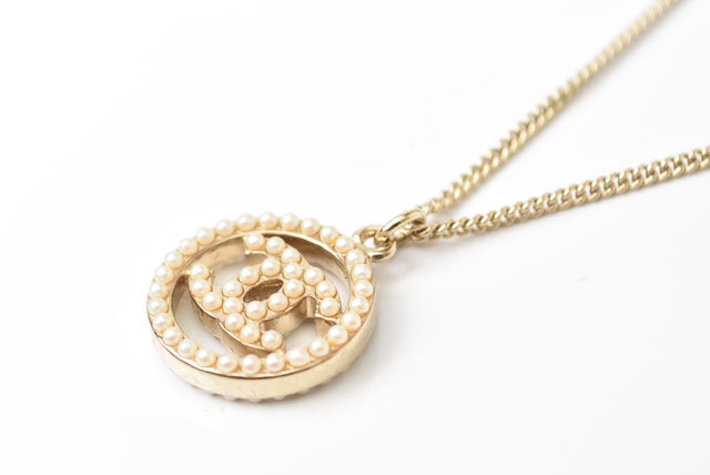 Chanel Metal Fake Pearl Necklace Pendant